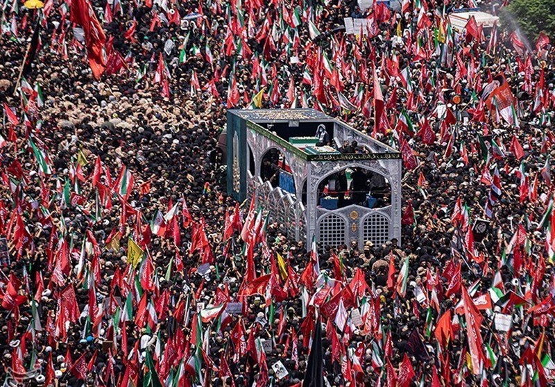 سیل عزاداران کشورهای اسلامی در تشییع رهبر شهید/ ثبت عاشورایی دیگر 